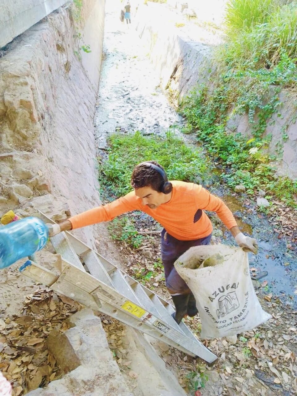 Cleaning of the Pitillal River. Vallarta Port.