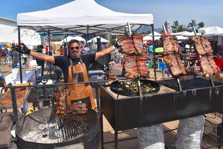 Cocinando a la parrilla. Vallarta Grill Festival