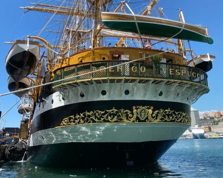 buque escuela Amerigo Vespucci en Puerto Vallarta