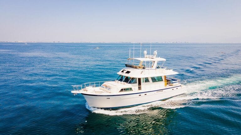 Yate Mer Sea 61 ft: Lujo y Privacidad en Puerto Vallarta