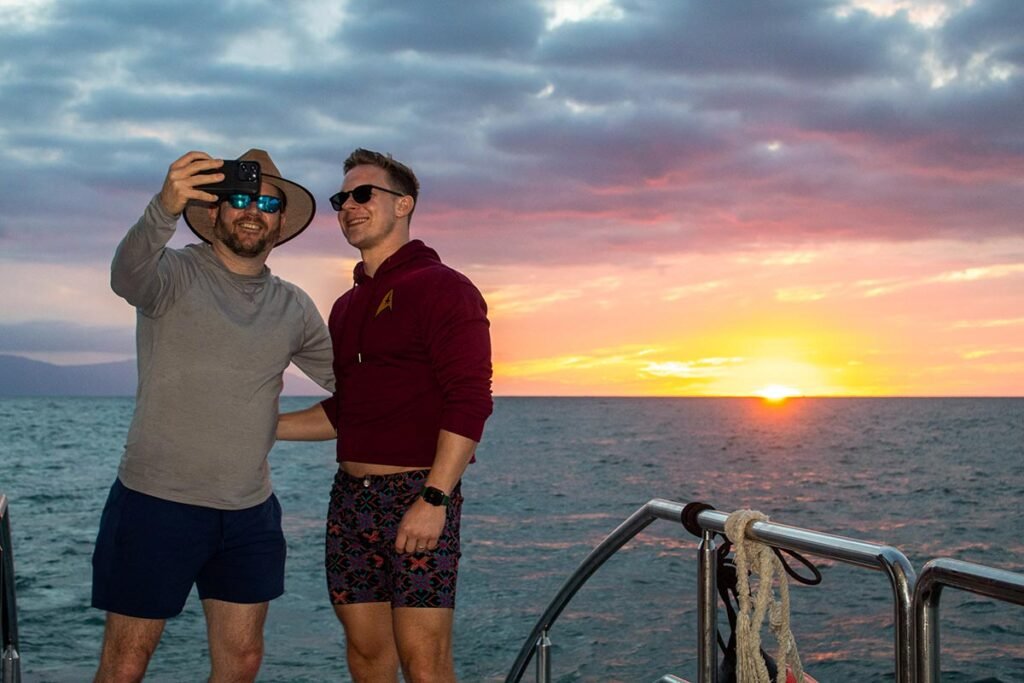 Tour al atardecer en Catamarán de lujo en Puerto Vallarta.