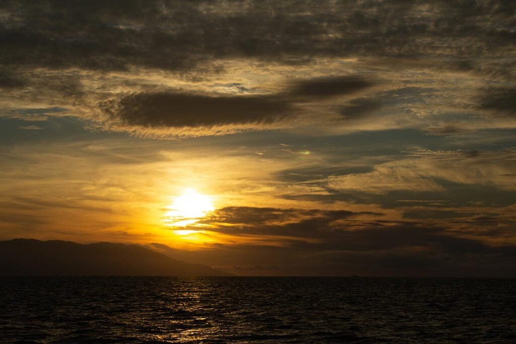 Tour al atardecer en Catamarán de lujo en Puerto Vallarta.