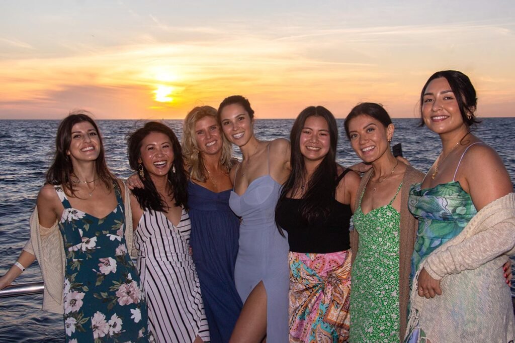 Tour al atardecer en Catamarán de lujo en Puerto Vallarta.