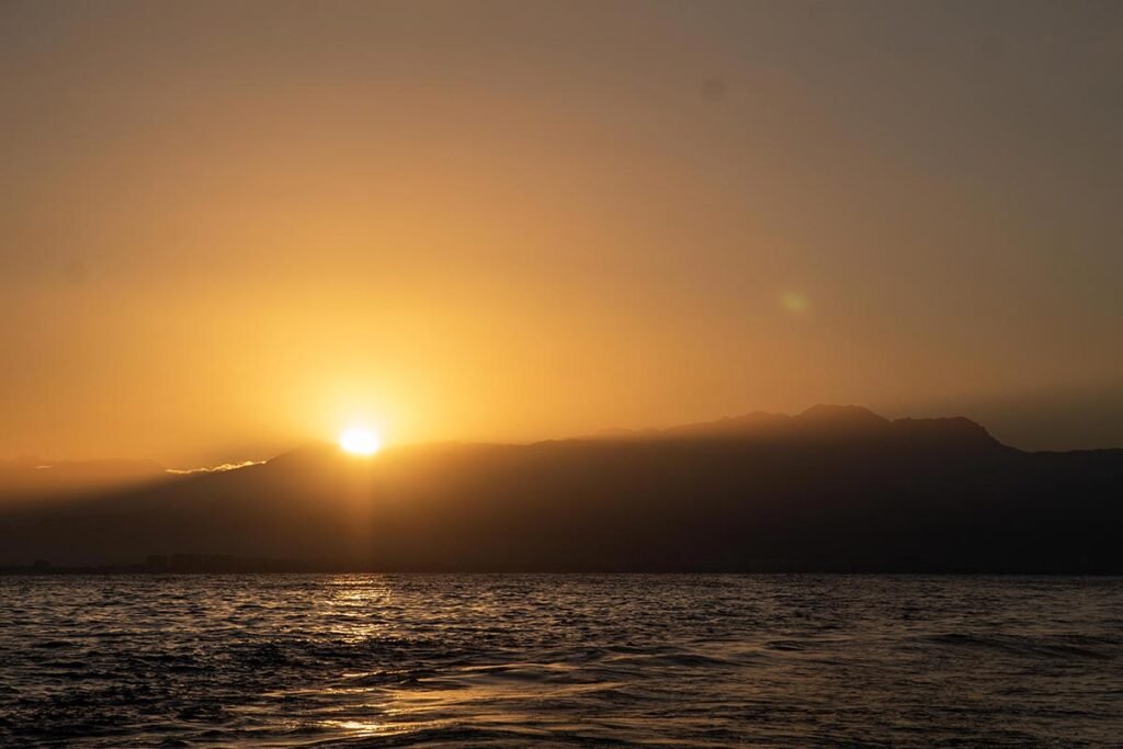 Tour al atardecer en Catamarán de lujo en Puerto Vallarta.