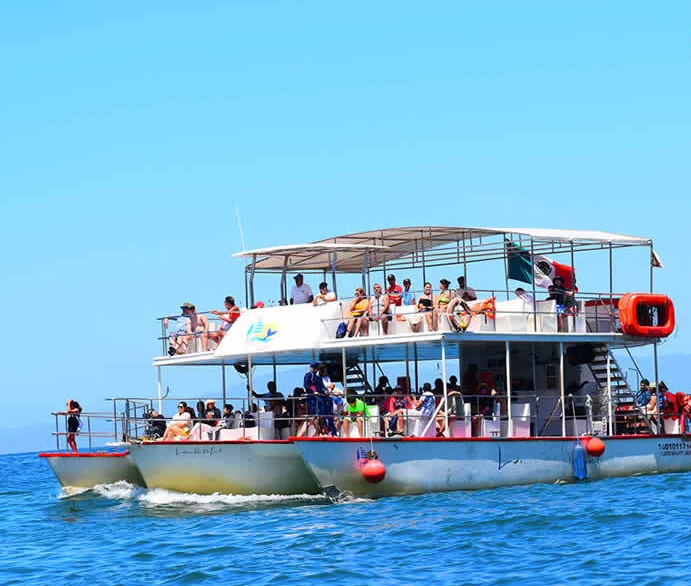 Catamarán tour arcos madagascar