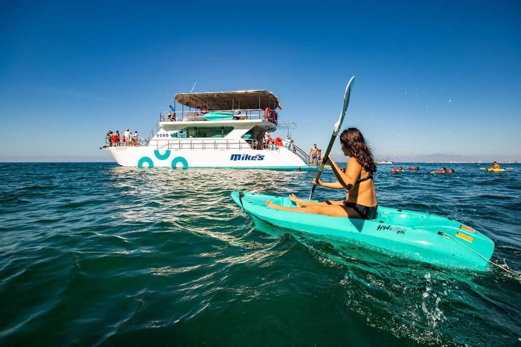 practicando paddle board