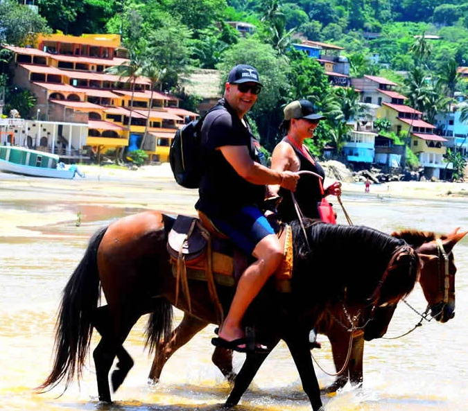 tour yelapa y Playa Majahuitas Paseos a caballo