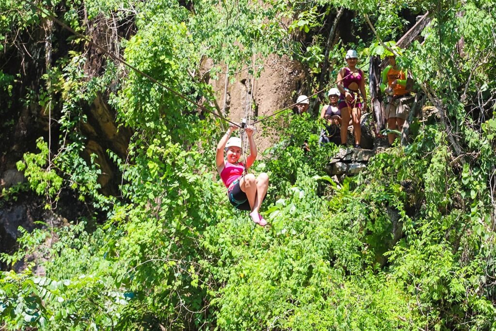 Tour River Expedition 6 lineas de tirolesa