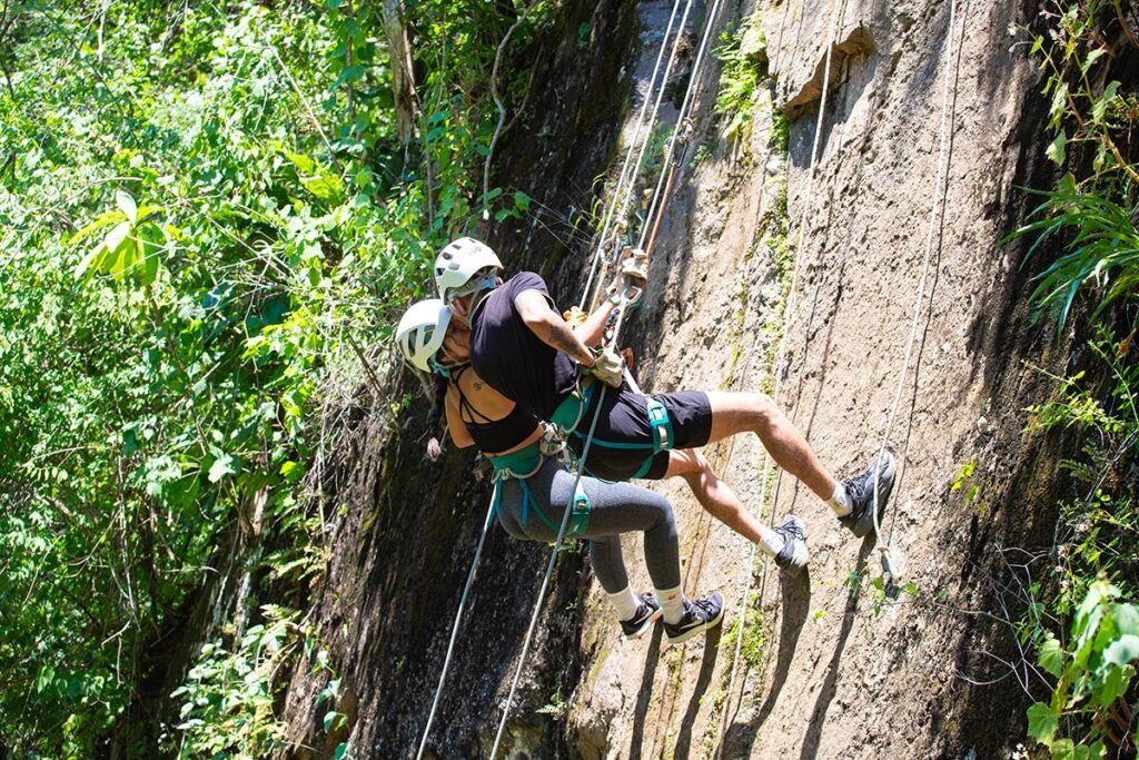 Tour River Expedition Rappel