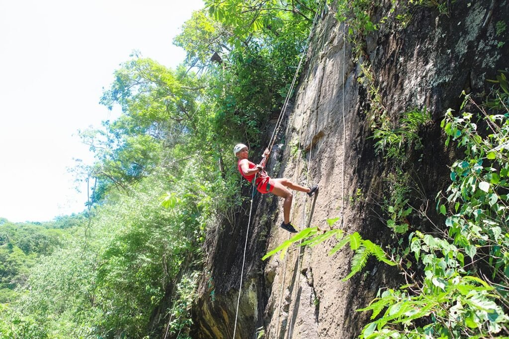 Tour River Expedition Rappel