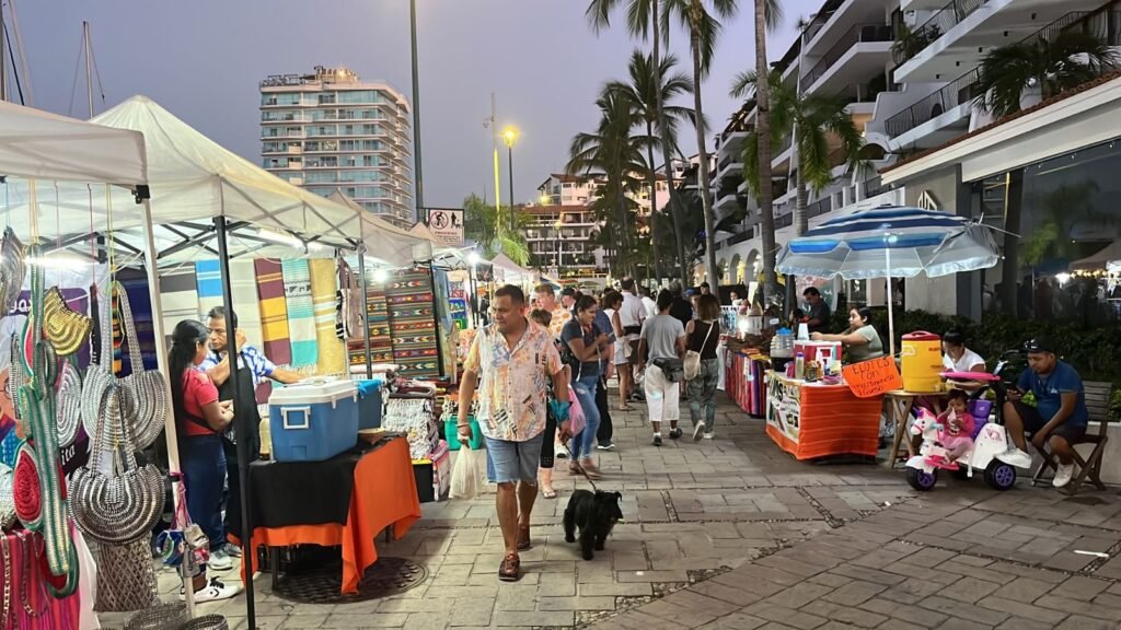 Art & Market Marina Vallarta 2024-2025