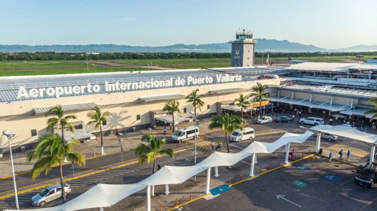 Seguridad Aeropuerto de Puerto Vallarta y Cifras Récord: ¿Por qué todos quieren volar aquí en 2025?
