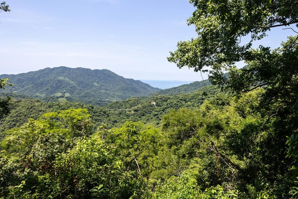 RZR Jorullo Point Mirador de Cristal: Aventura en Vallarta 3 Impresionante vista panorámica incomparable de la Sierra Madre Occidental desde el mirador panorámico Jorullo Point.