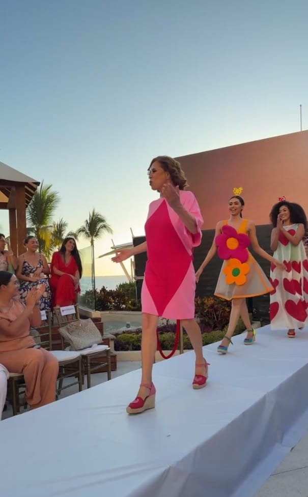 Sunset Fashion Show Puerto Vallarta: Un Atardecer de Gala y Solidaridad 1 agatha-ruiz-de-la-prada-pasarela-sunset-fashion-show-puerto-vallarta-1