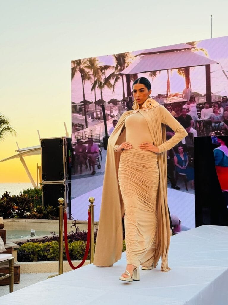 Sunset Fashion Show Puerto Vallarta: Un Atardecer de Gala y Solidaridad 6 Alta costura de Gustavo Pucheta y Fabián Paz en el Sunset Fashion Show Puerto Vallarta.