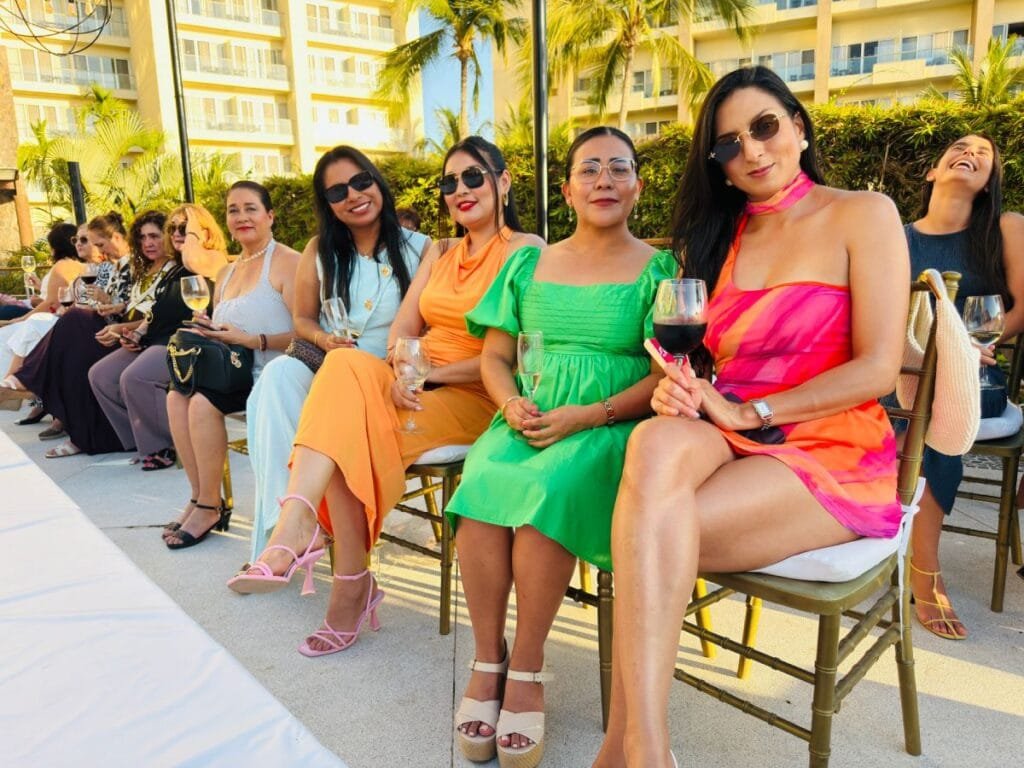Sunset Fashion Show Puerto Vallarta: Un Atardecer de Gala y Solidaridad 17 Invitadas destacadas en el Sunset Fashion Show Puerto Vallarta.