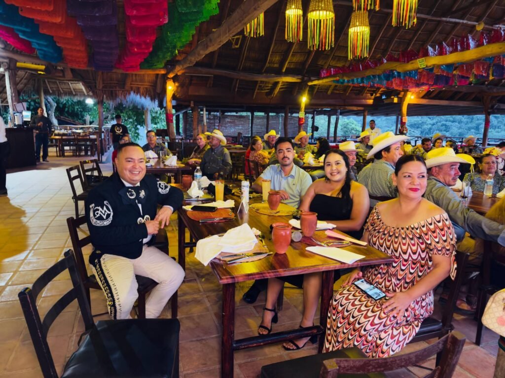 Aniversario River Park Puerto Vallarta: ¡Mágica fiesta! 5 cena gala aniversario river park puerto vallarta 2